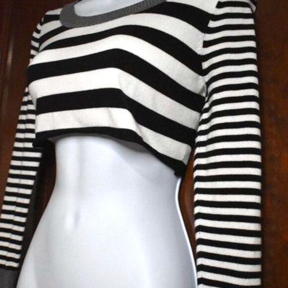 Striped Cropped Long Sleeve Sweater Size Small Soft Comfy - Picture 7 of 10